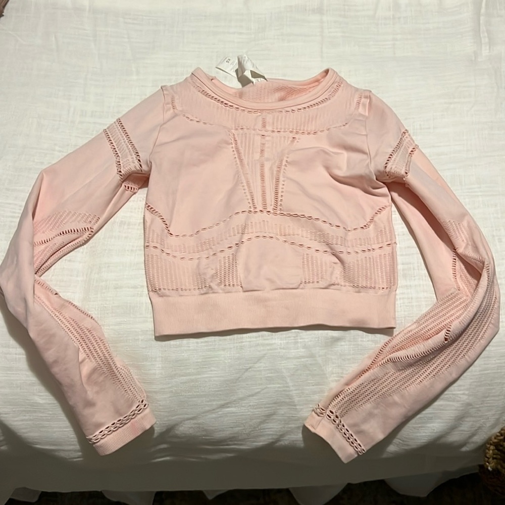 Fabletics women’s workout top!
